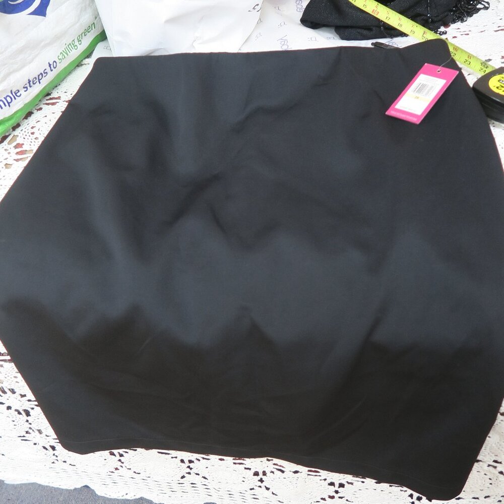 NWT NEW Vince Camuto Black Essentials Skirt Zipper Back $89